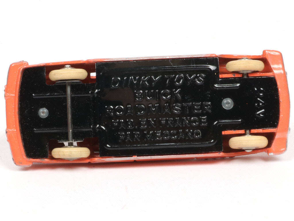 Lot 411 - DINKY TOYS (FRANCE) (1)
