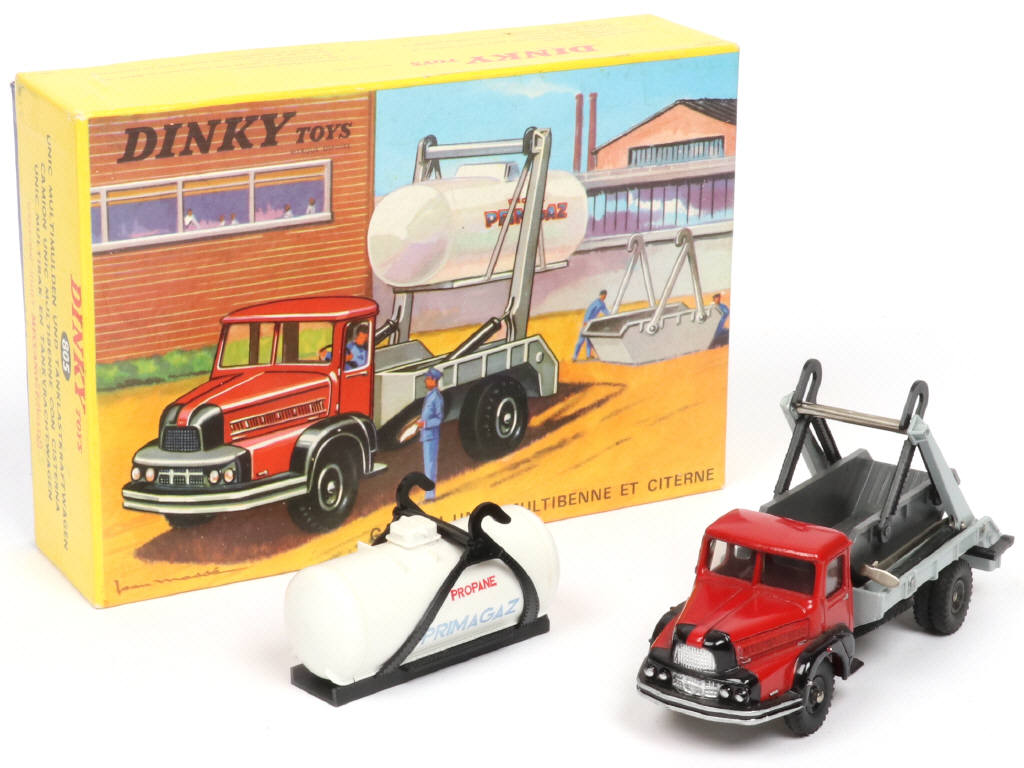 Lot 470 - DINKY TOYS (FRANCE) (1)