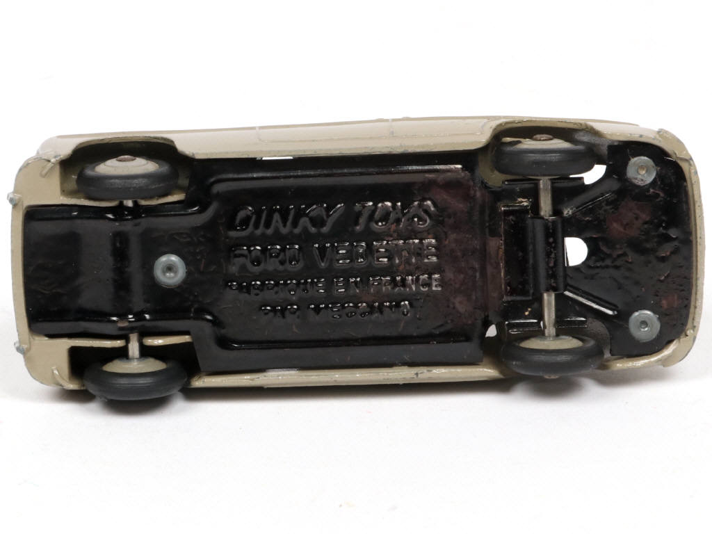 Lot 387 - DINKY TOYS (FRANCE) (1)