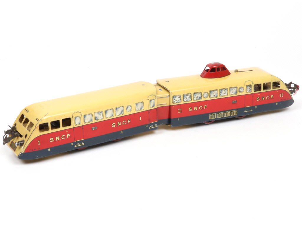 Lot 43 - HORNBY 'O' (FRANCE) (1)