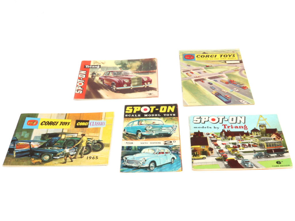 Lot 5 - DIVERS (GB) (5)