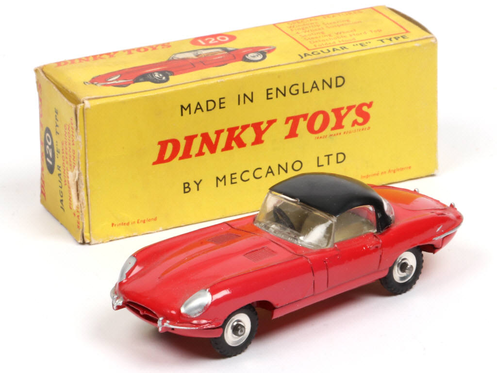 Lot 273 - DINKY TOYS (GB) (1)