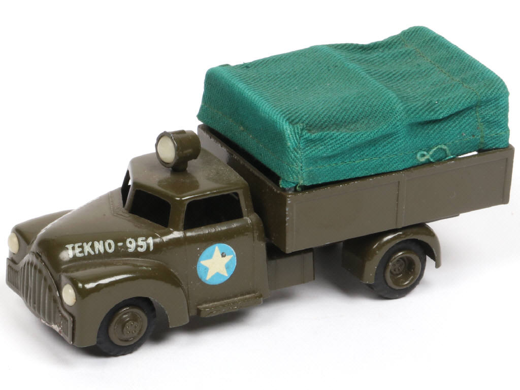 Lot 102 - TEKNO (DANEMARK) (1)