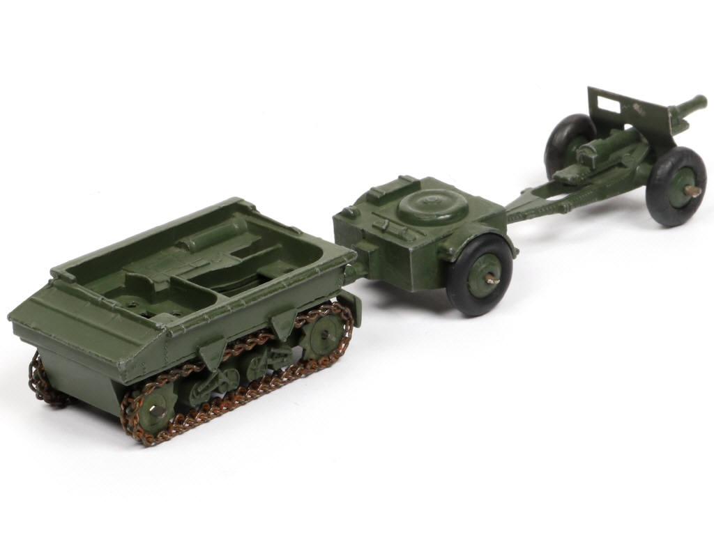 Lot 292 - DINKY TOYS (GB) (3)