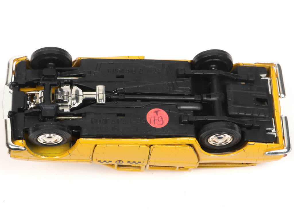 Lot 115 - DIVERS (URSS) (3)