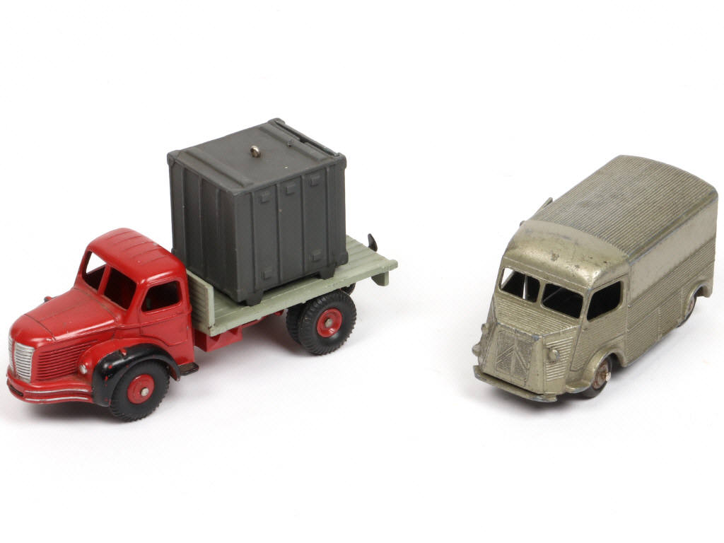 Lot 244 - DINKY TOYS (FRANCE) (2)
