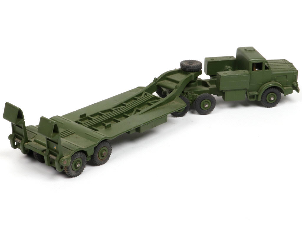 Lot 280 - DINKY TOYS (GB) (1)