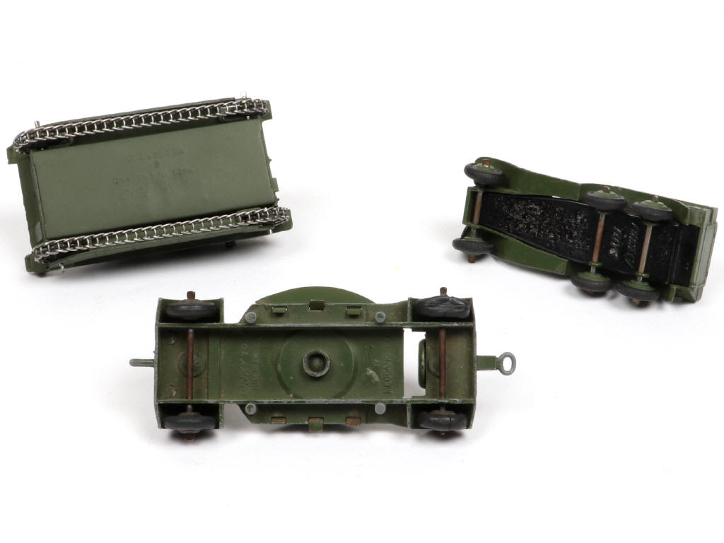 Lot 287 - DINKY TOYS (GB) (3)