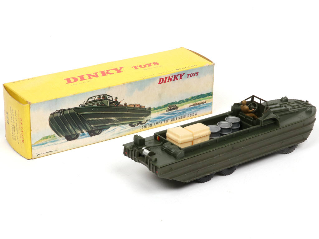 Lot 241 - DINKY TOYS (FRANCE) (1)