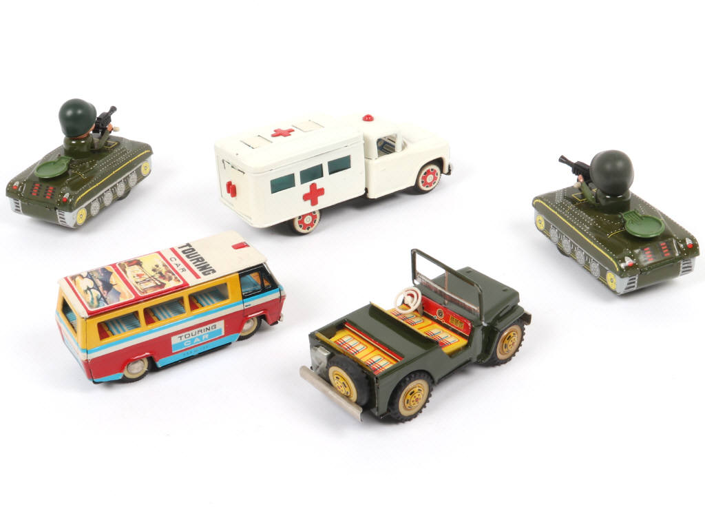 Lot 48 - DIVERS (ASIE) (5)