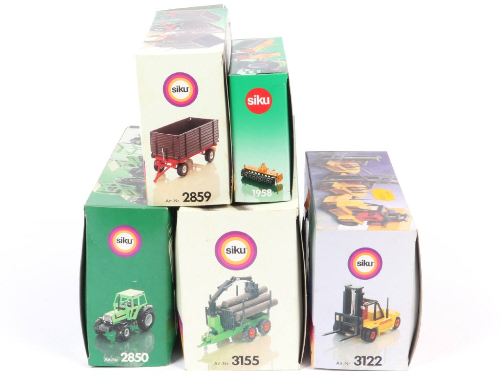 Lot 165 - SIKU (ALLEMAGNE) (5)