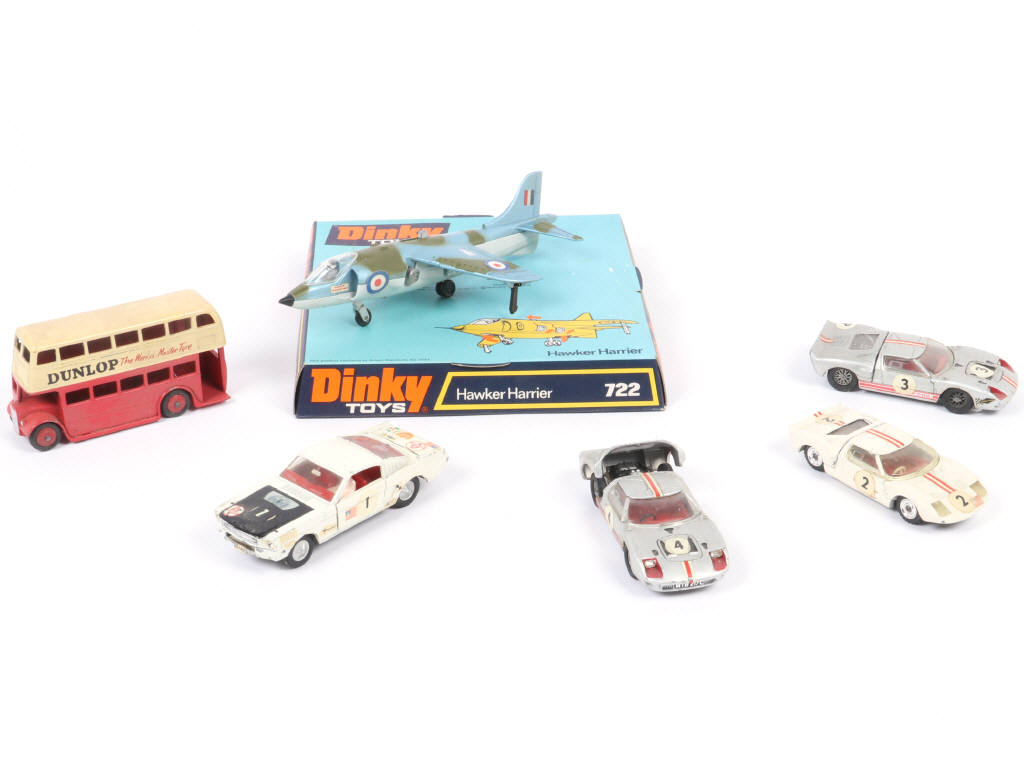 Lot 271 - DINKY TOYS (GB) (6)