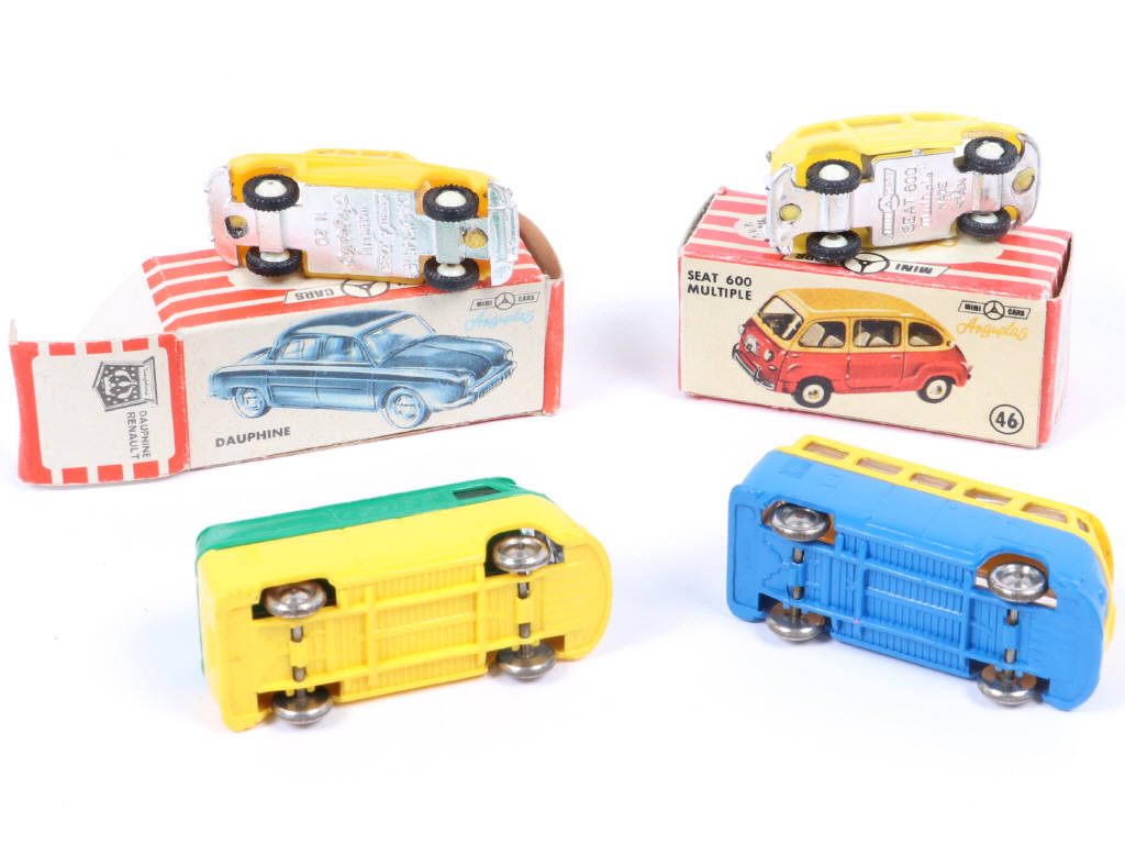 Lot 284 - DIVERS (15)