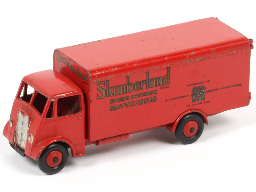 Lot 258 - DINKY TOYS (GB) (1)