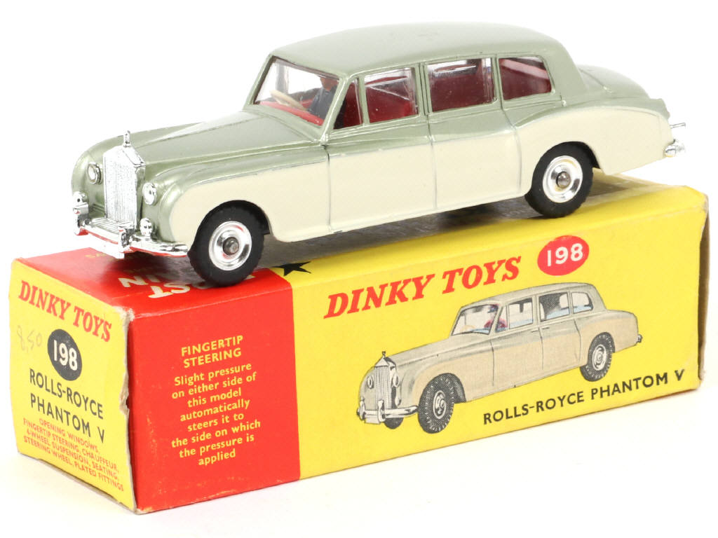 Lot 254 - DINKY TOYS (GB) (1)