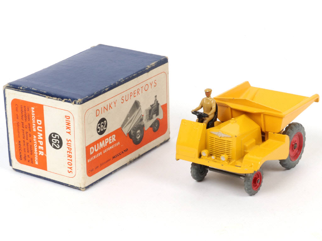 Lot 255 - DINKY TOYS (GB) (1)