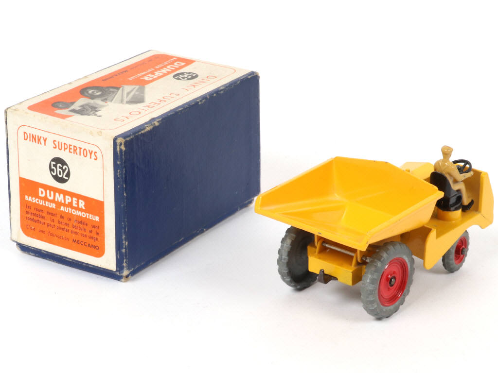 Lot 255 - DINKY TOYS (GB) (1)