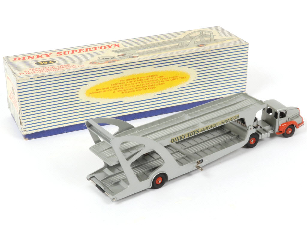 Lot 206 - DINKY TOYS (FRANCE) (1)