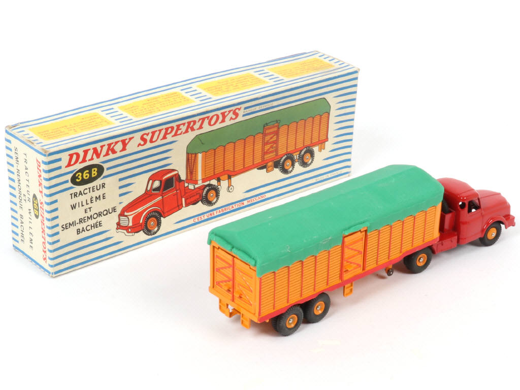 Lot 205 - DINKY TOYS (FRANCE) (1)
