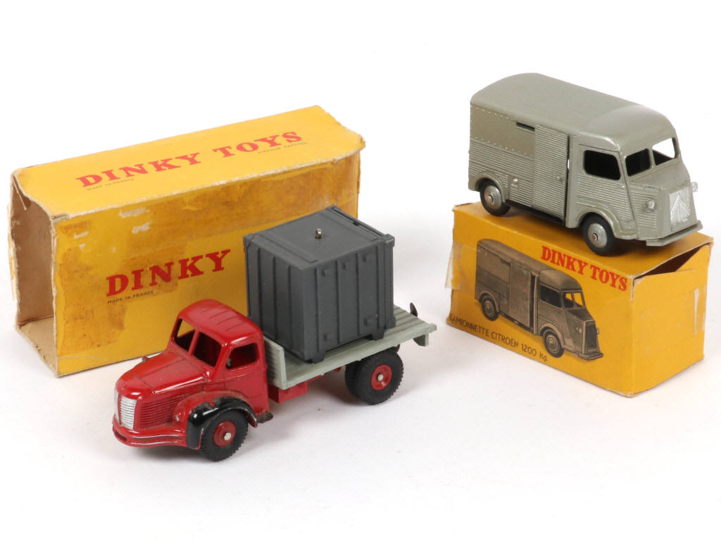 Lot 207 - DINKY TOYS (FRANCE) (2)