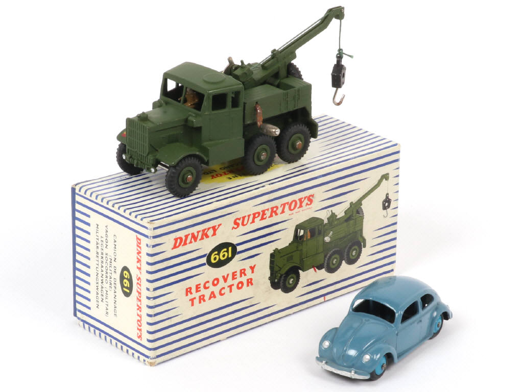 Lot 265 - DINKY TOYS (GB) (2)