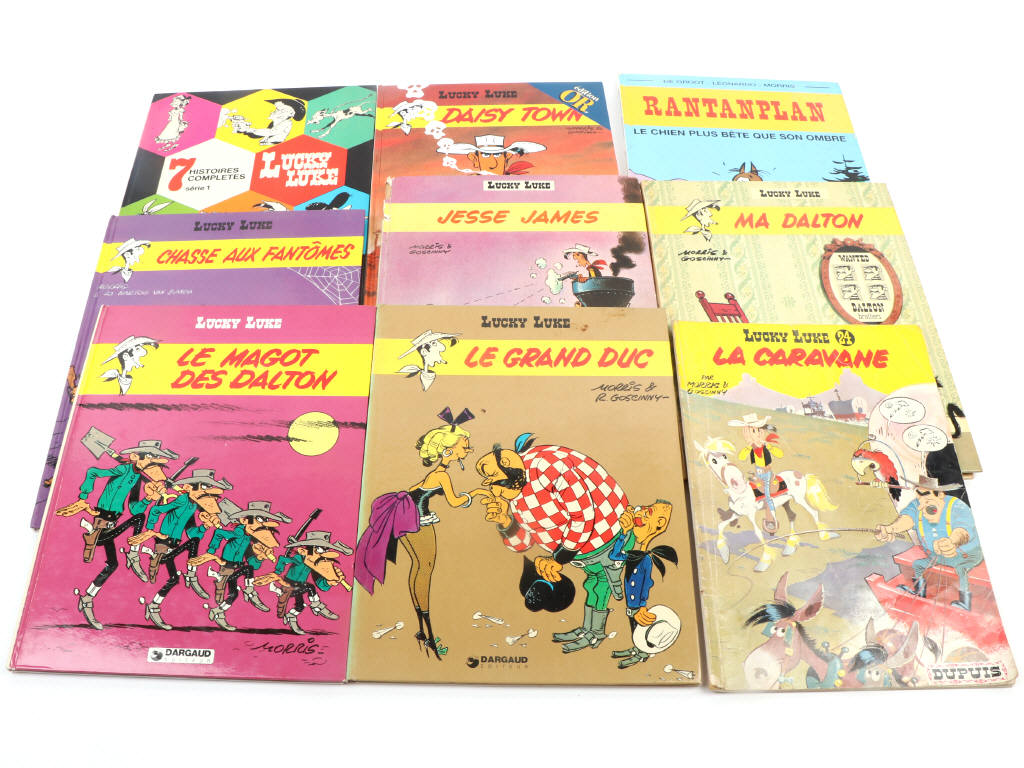 Lot 192 - DIVERS (16)