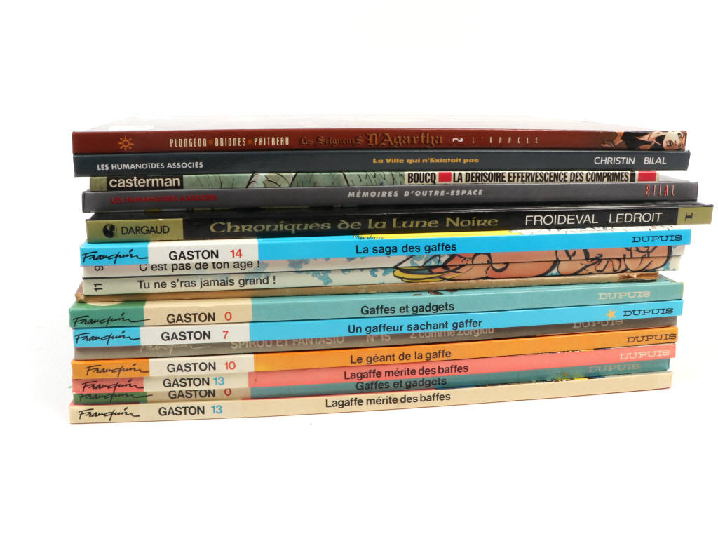 Lot 193 - DIVERS (16)