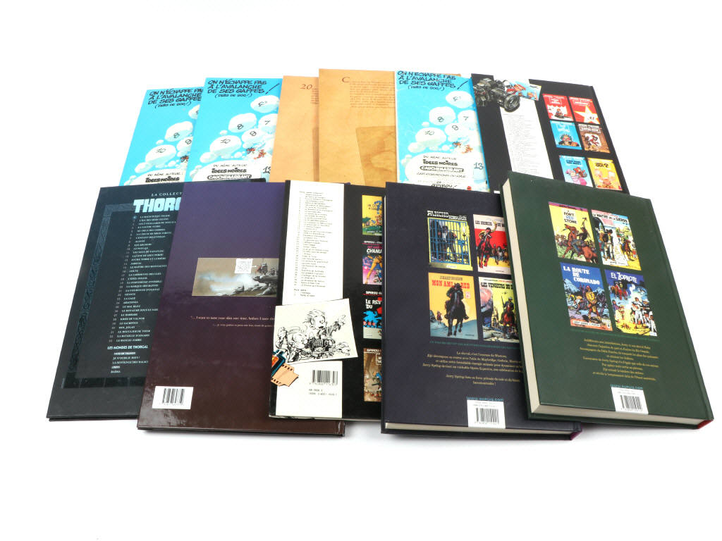 Lot 186 - DIVERS (11)