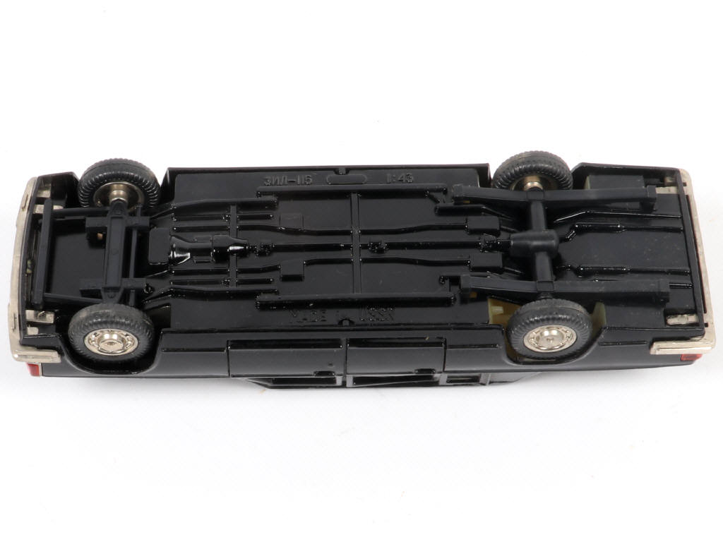 Lot 75 - DIVERS (URSS) (2)