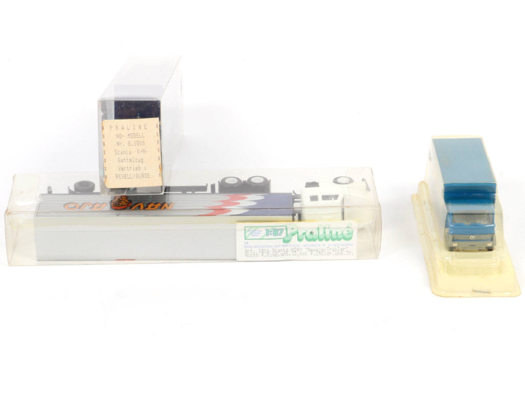 Lot 136 - PRALINE 'HO' (ALLEMAGNE) (3)