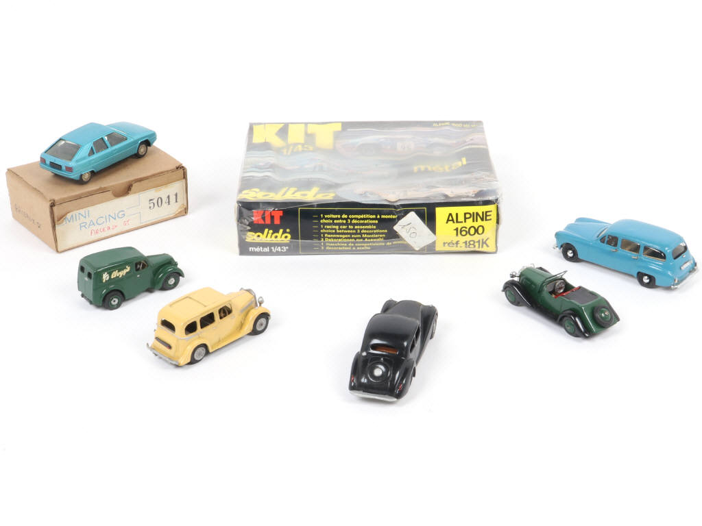 Lot 122 - DIVERS (7)