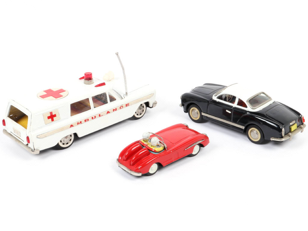 Lot 97 - DIVERS (ASIE) (3)