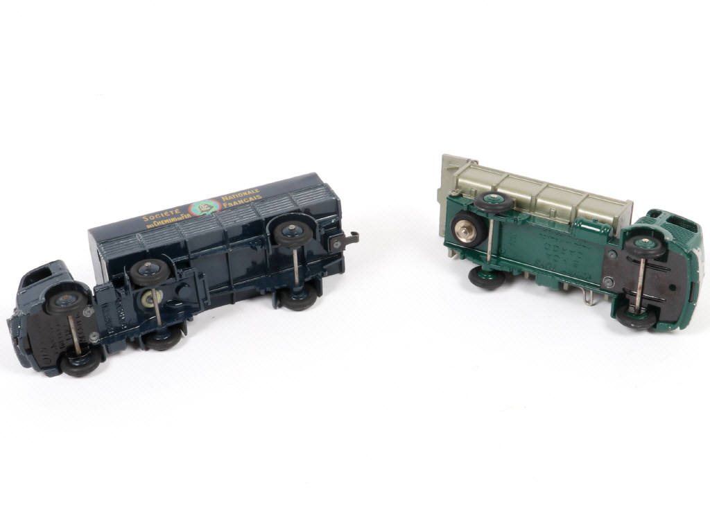 Lot 267 - DINKY TOYS (FRANCE) (2)