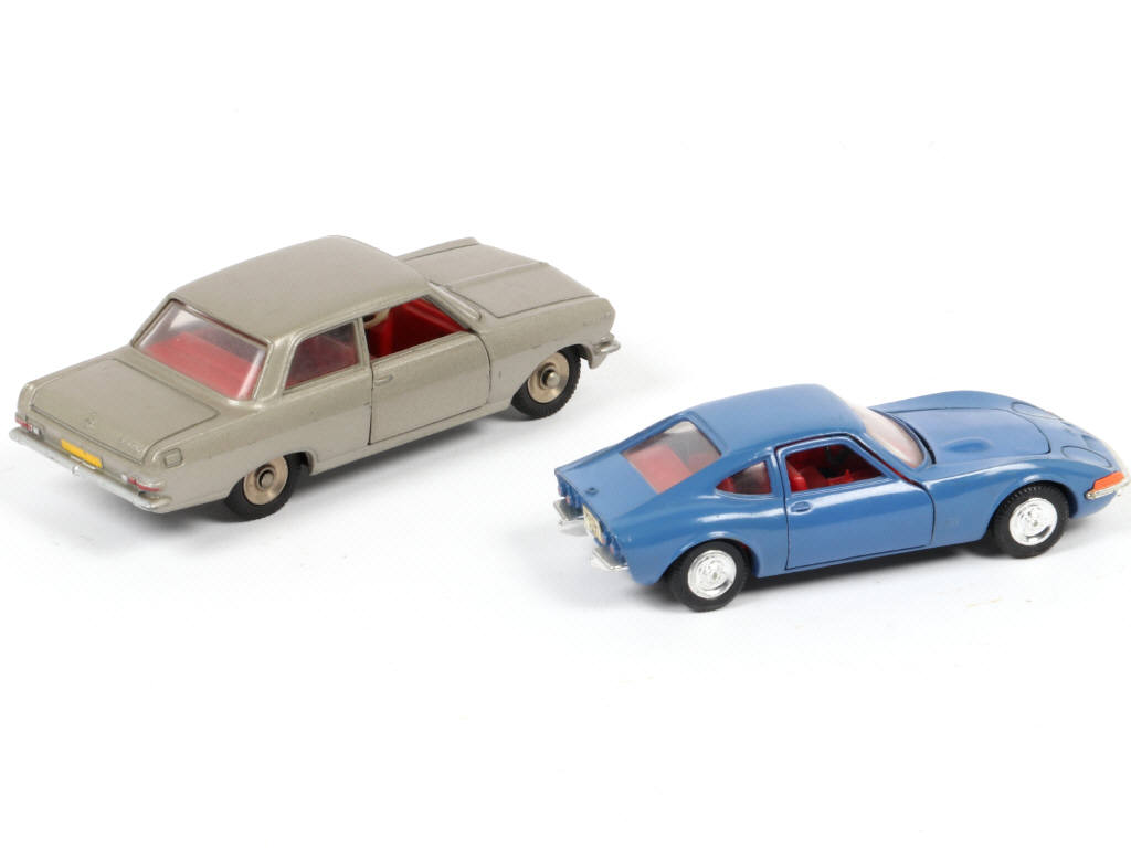 Lot 264 - DINKY TOYS (FRANCE) (2)