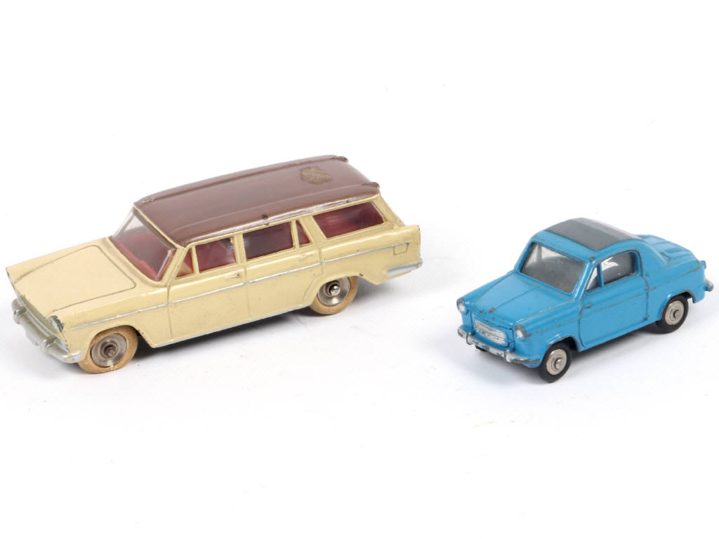Lot 266 - DINKY TOYS (FRANCE) (2)