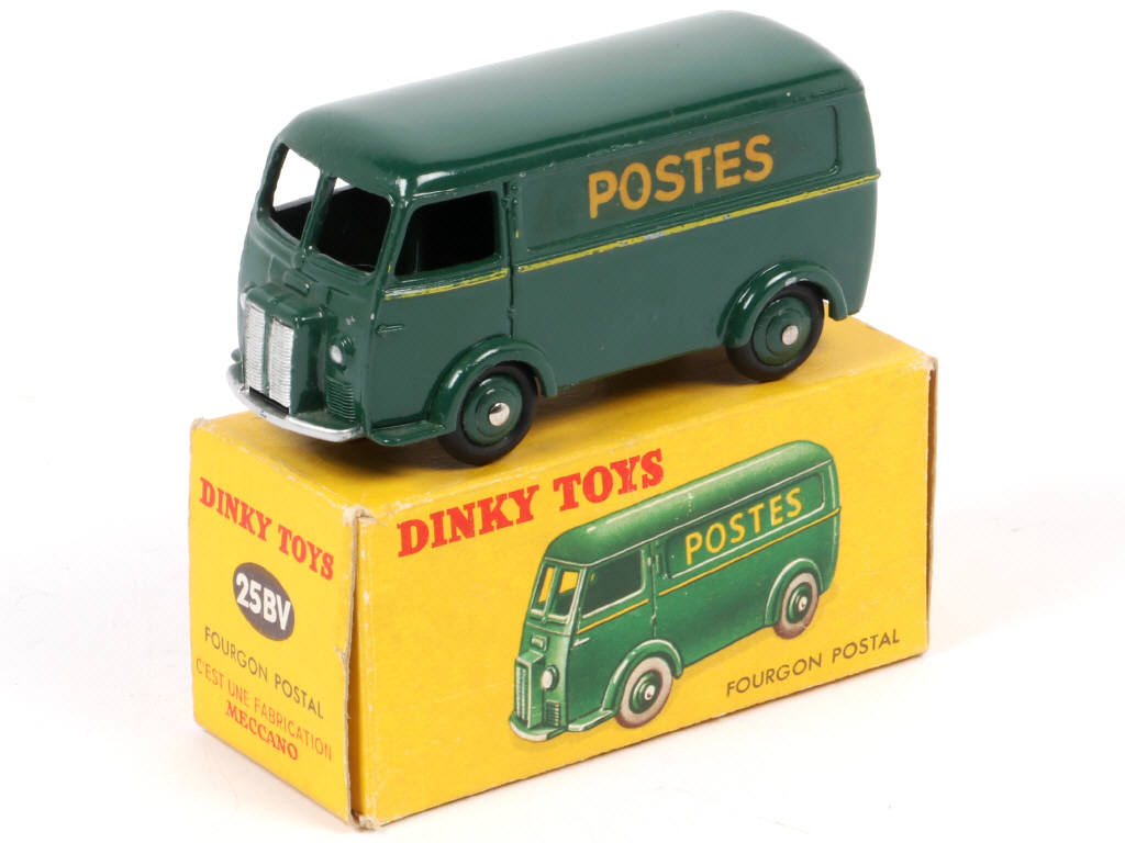 Lot 216 - DINKY TOYS (FRANCE) (1)