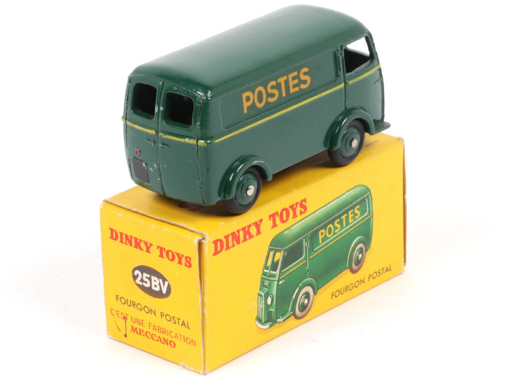 Lot 216 - DINKY TOYS (FRANCE) (1)