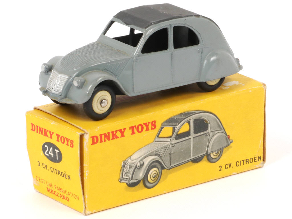 Lot 213 - DINKY TOYS (FRANCE) (1)