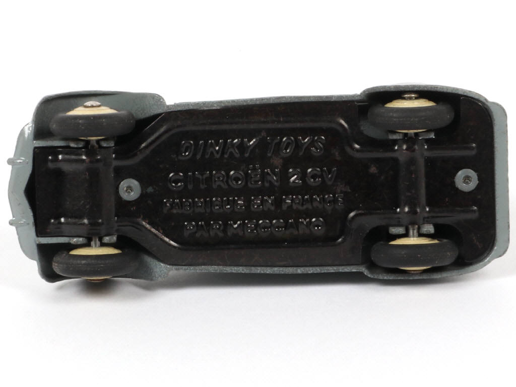 Lot 211 - DINKY TOYS (FRANCE) (1)