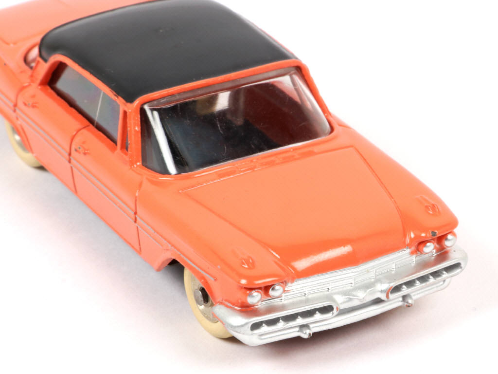 Lot 235 - DINKY TOYS (FRANCE) (1)