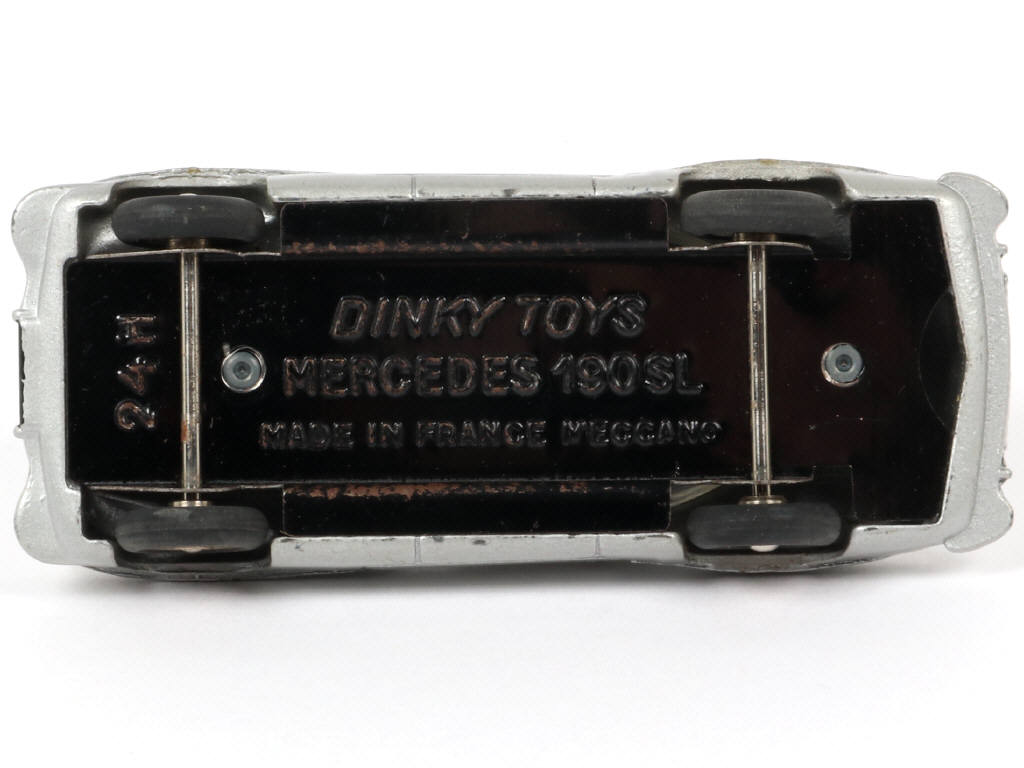 Lot 228 - DINKY TOYS (FRANCE) (1)