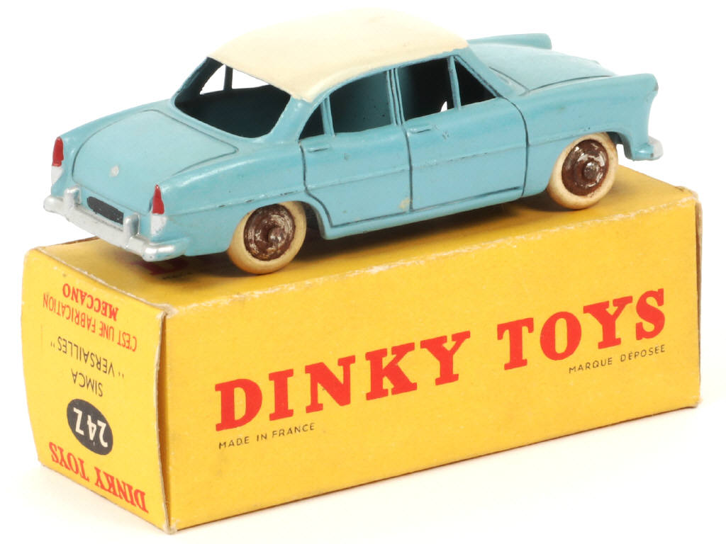 Lot 214 - DINKY TOYS (FRANCE) (1)