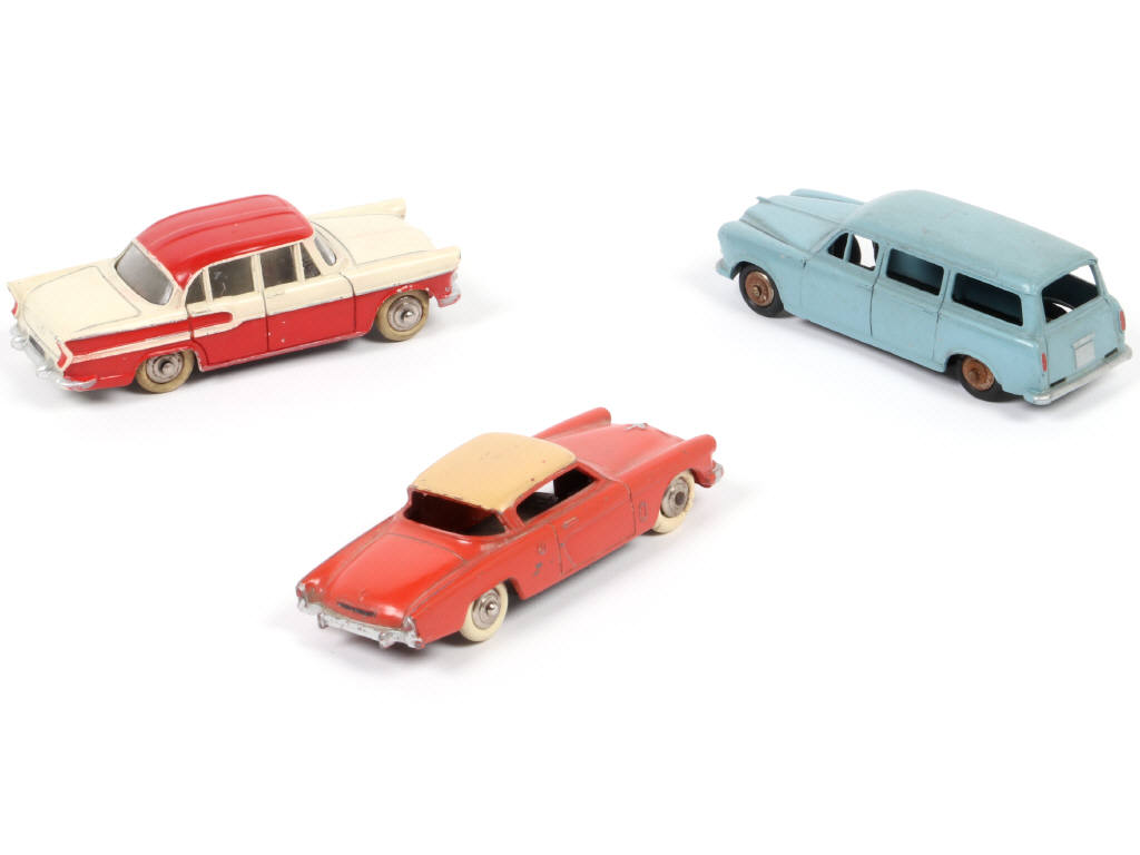 Lot 270 - DINKY TOYS (FRANCE) (3)