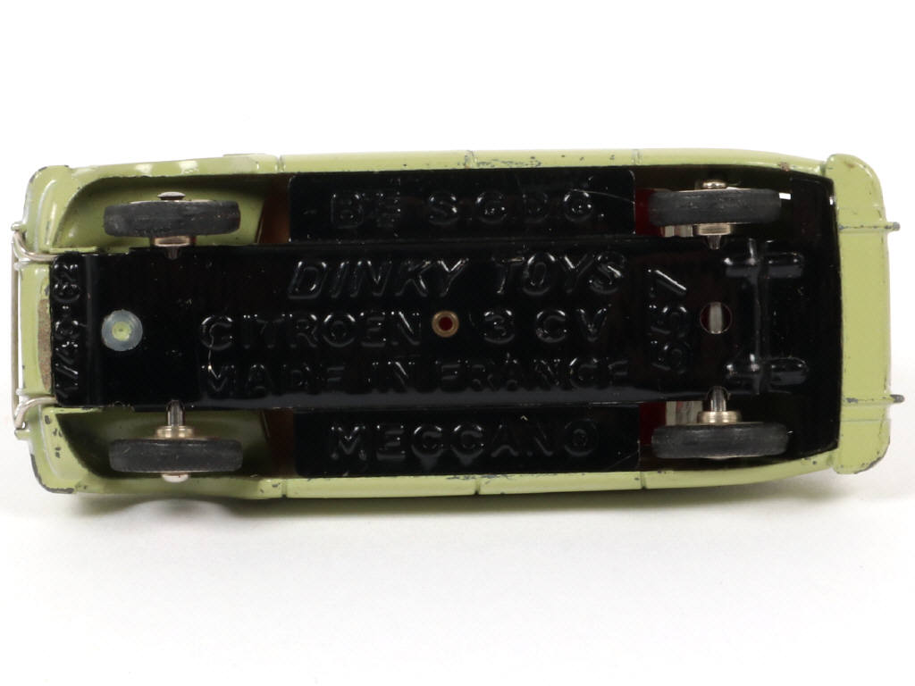 Lot 242 - DINKY TOYS (FRANCE) (1)