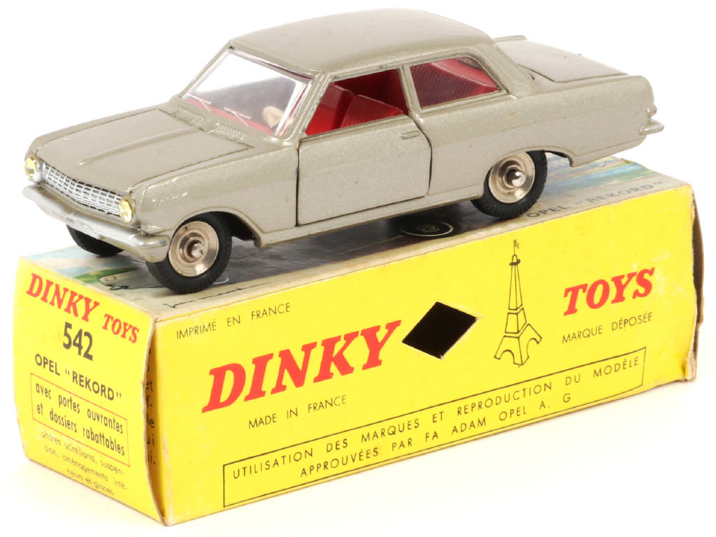 Lot 232 - DINKY TOYS (FRANCE) (1)