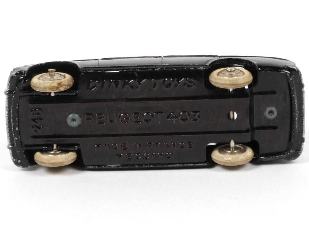 Lot 204 - DINKY TOYS (FRANCE) (1)