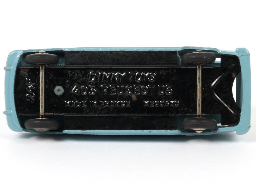 Lot 207 - DINKY TOYS (FRANCE) (1)