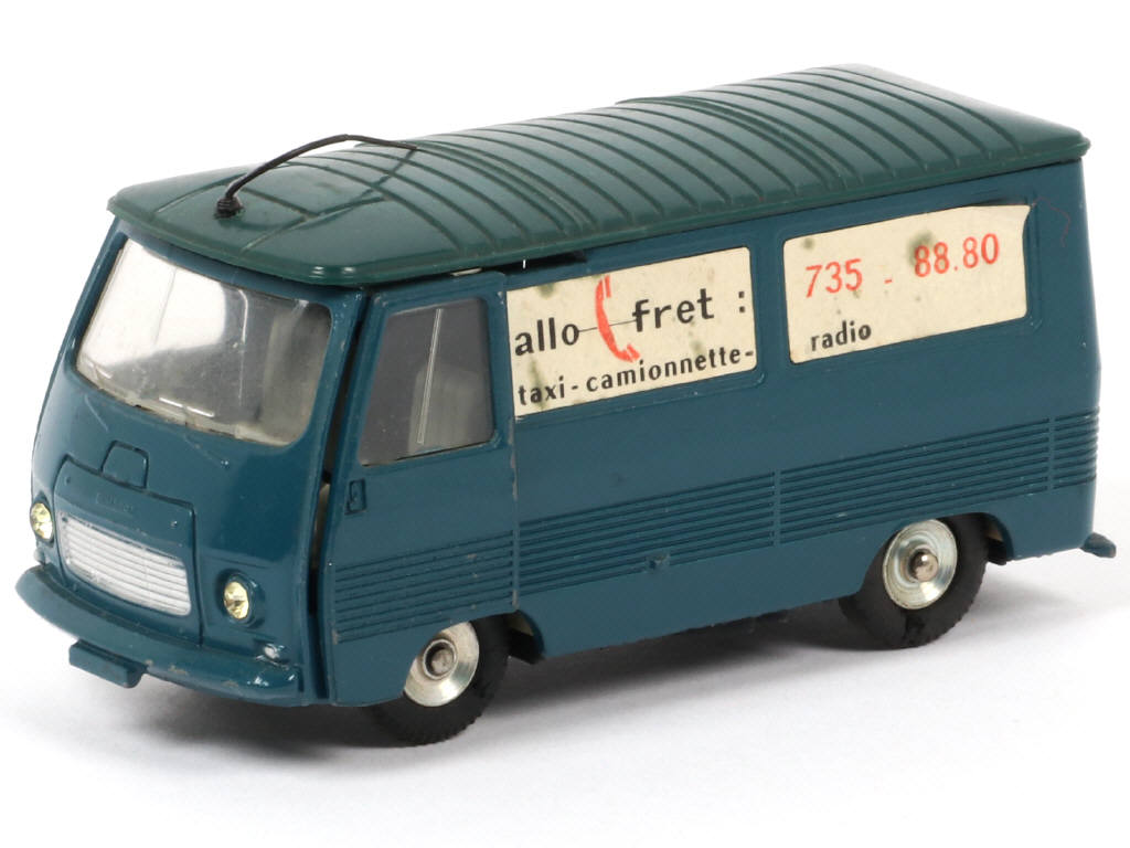 Lot 245 - DINKY TOYS (FRANCE) (1)