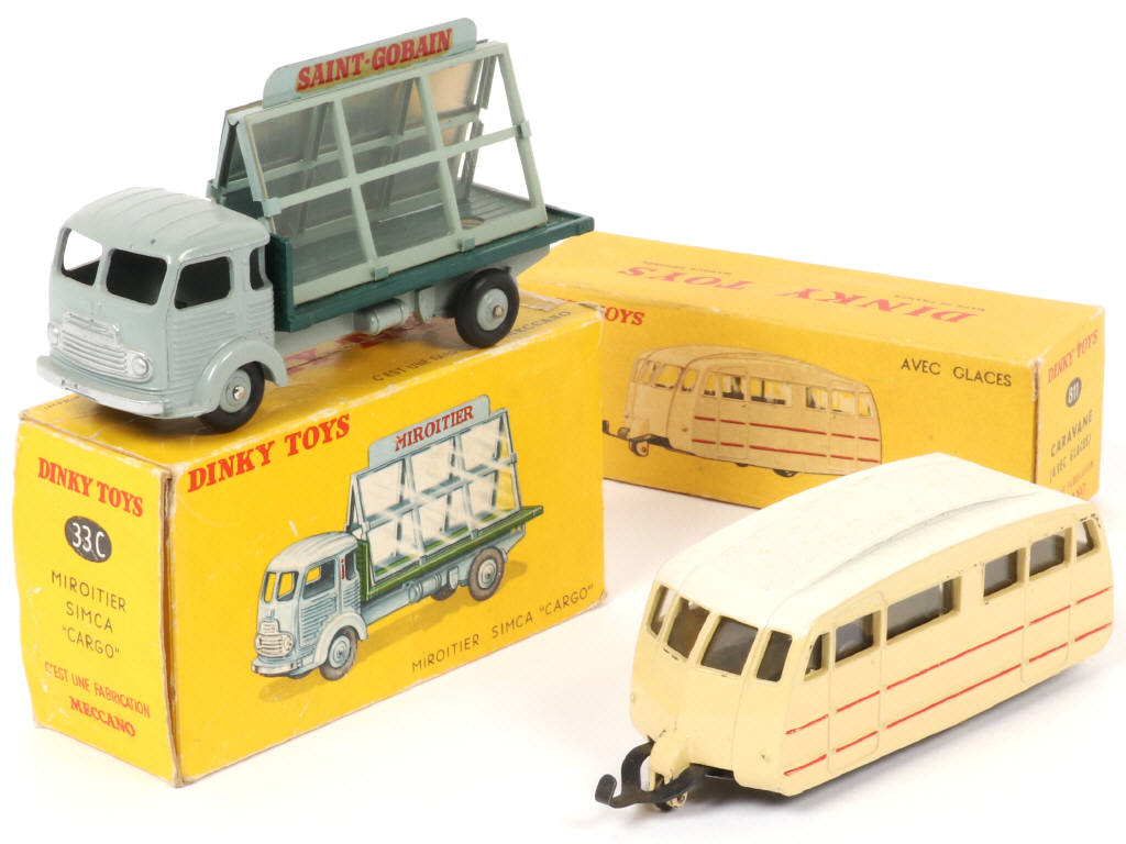 Lot 218 - DINKY TOYS (FRANCE) (1)