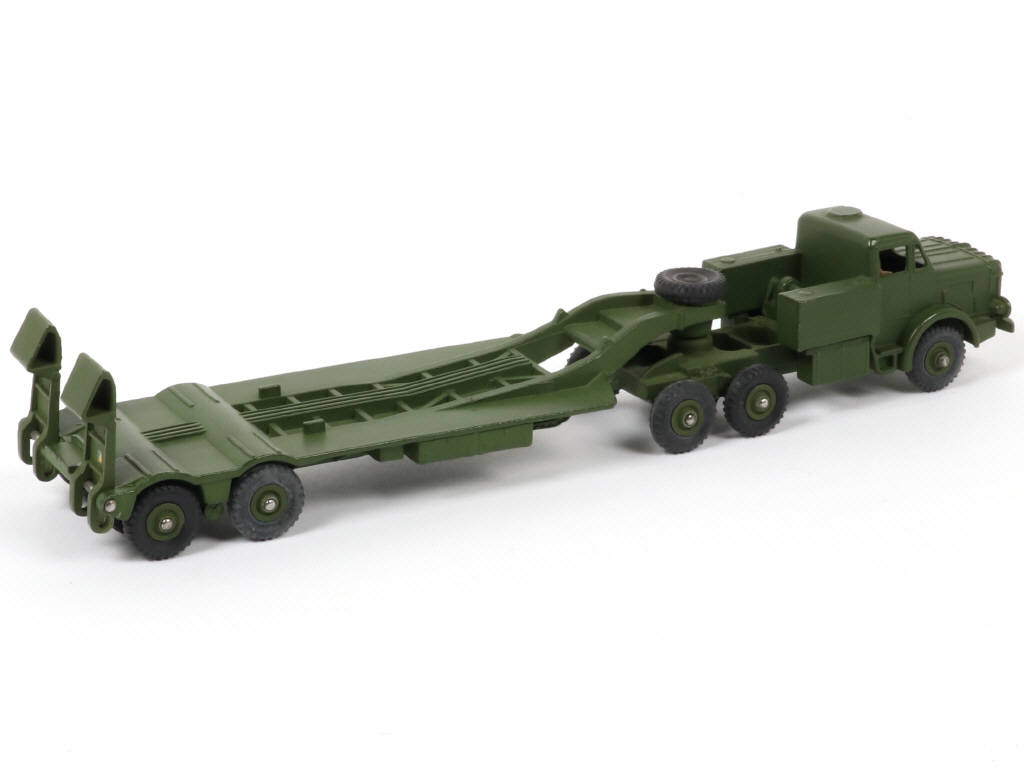 Lot 144 - DINKY TOYS (GB) (1)